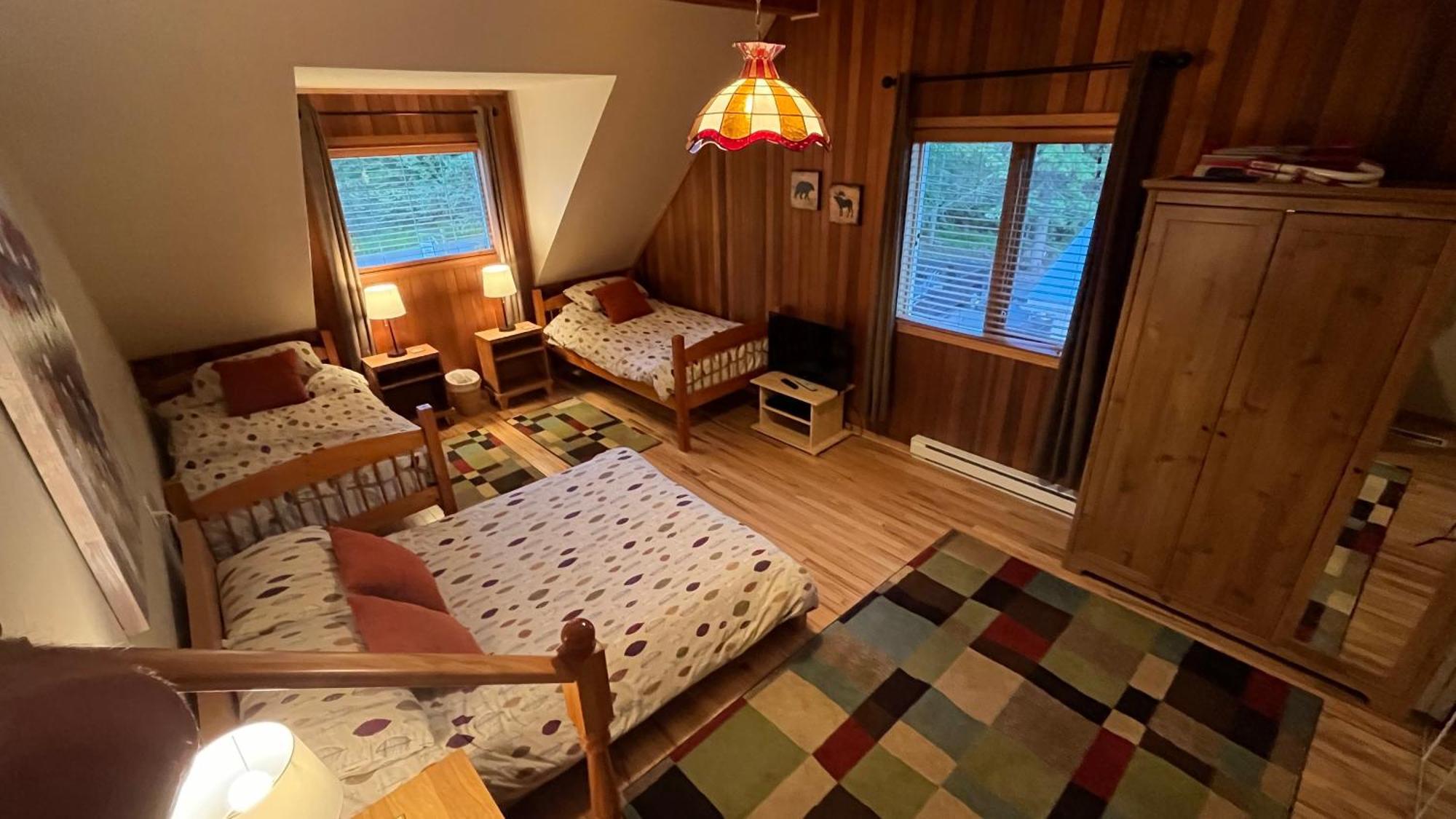 Bear Paw Lodge Golden Exterior foto