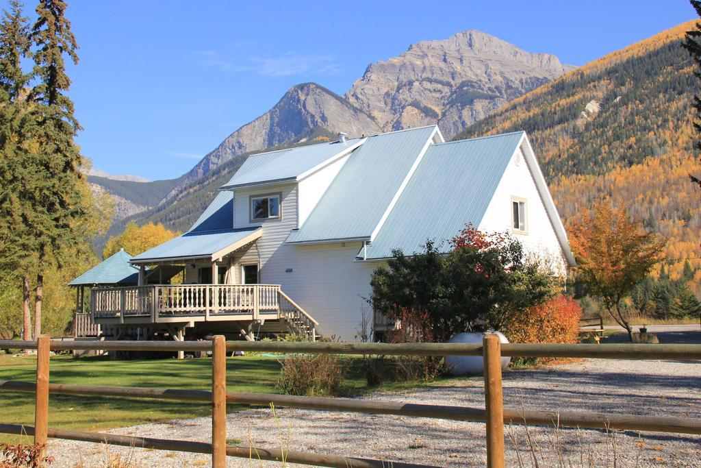 Bear Paw Lodge Golden Exterior foto